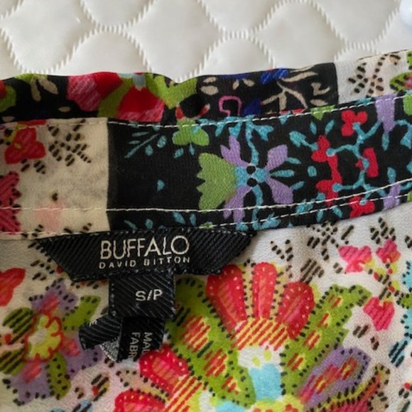 Multi-Coloured Sleeveless Blouse with Collar and Covered Buttons, Size S - Picture 5 of 7
